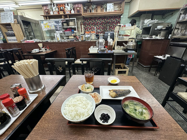 大阪・千日前。相合橋筋商店街にある食堂『福屋』