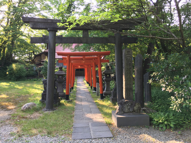 靈性與自然的交織：探訪八幡秋田神社