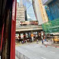來香港一定要體驗叮叮車！
