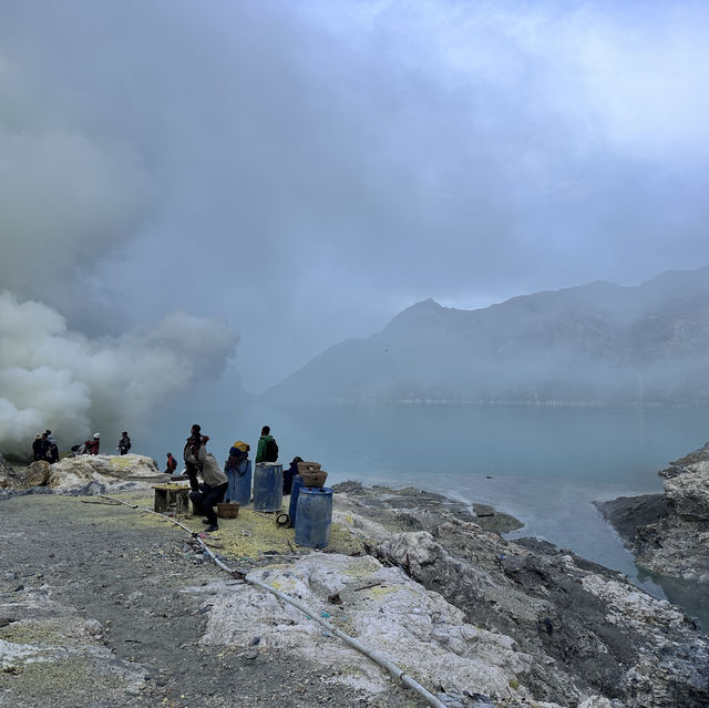 The beautifully dangerous Mt Ijen