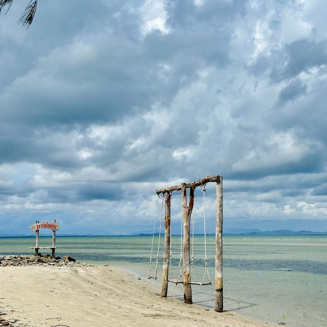 🏖️หาดน้ำแดง หาดลับที่ใครหลายคนอาจจะยังไม่รู้จักแห่