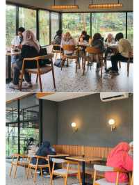 CROVECOFFE | THIS GARDEN-VIEW CAFE