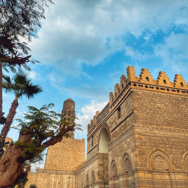 Discovering Cairo: Ancient Wonders 