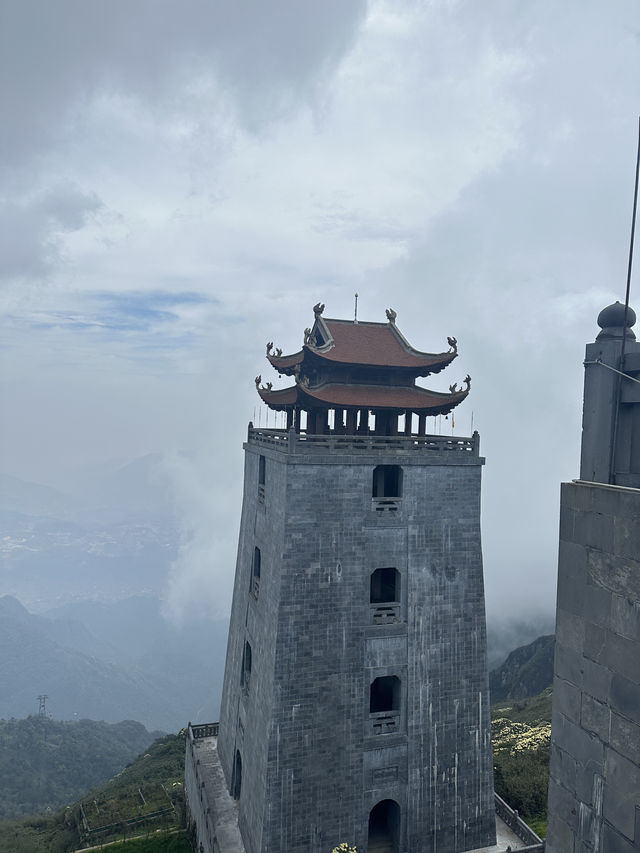 ท้าลมหนาวไปพิชิตยอดเขาฟานสิปัน ⛰️✨🇻🇳