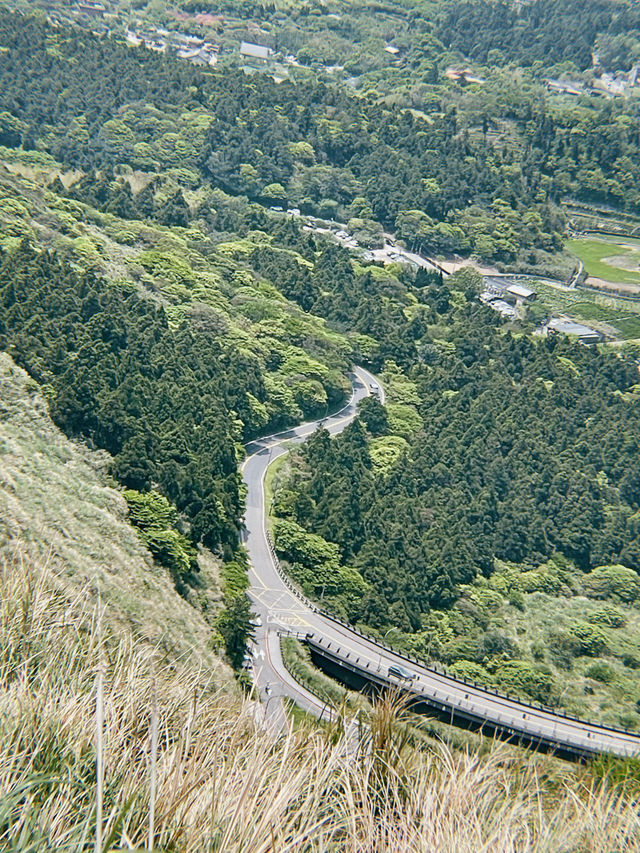 Hiking to the Highest Peak of Taipei, Qixing Mountain