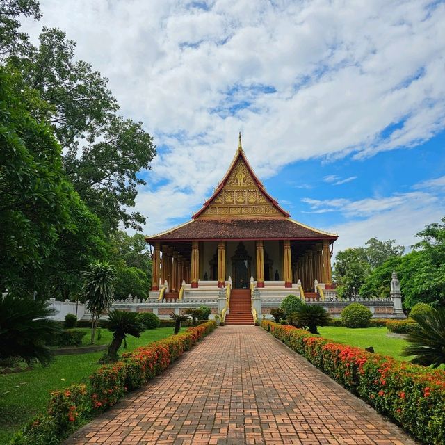 เวียงจันทน์ 1 วันเที่ยวอะไรได้บ้าง