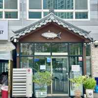 생선구이 정식 가격으로 한식 뷔페까지 먹을 수 있는 김포 현지인 맛집 ‘화덕 품은 고등어’