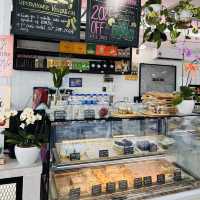 "Urban Oasis: A Unique Farm-to-Table Experience in Aquaponic Garden Café"