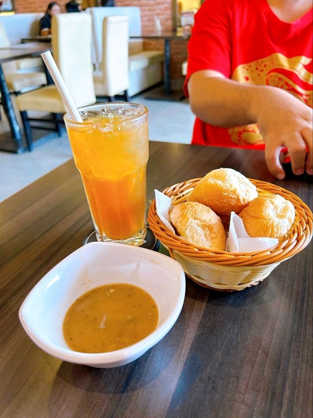 Chilling at Amour Cafe in Johor Bahru
