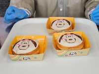 ร้านขนมใน USJ : Snoopy Treats