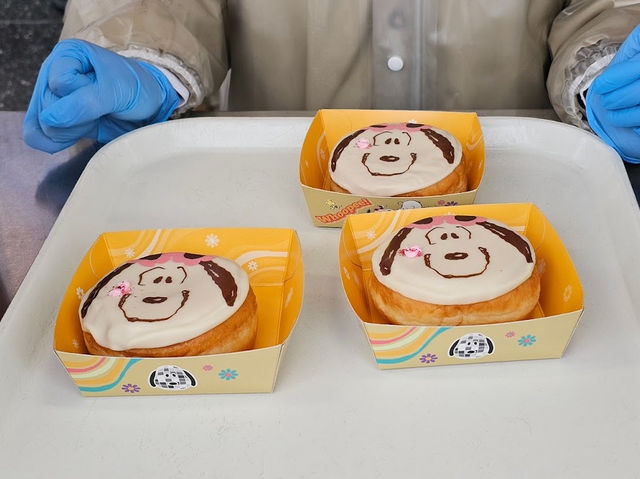 ร้านขนมใน USJ : Snoopy Treats