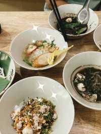 เตี๋ยวเรือเสาวรีย์