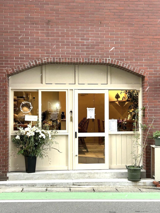 【福岡カフェ】紅茶と焼き菓子のお店で優雅なTea timeはいかが？☕️