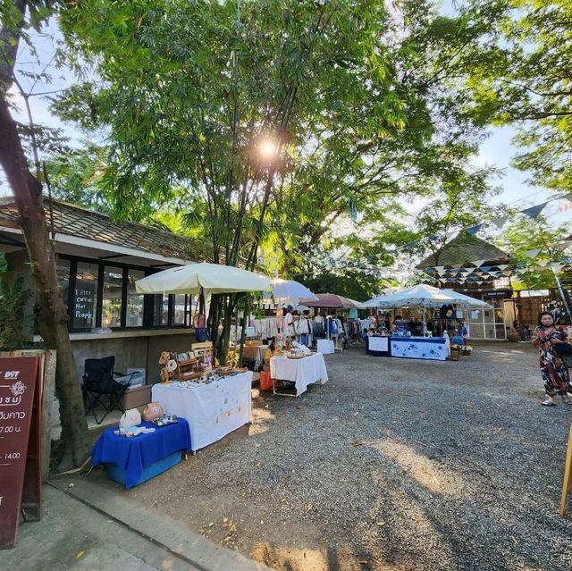 ตลาดฉำฉา : กาดชุมชนโหล่งฮิมคาว สันกำแพง เชียงใหม่