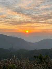 欣賞壯麗日落的理想行山路線：彎曲山