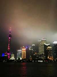 上海黃埔江夜景：燈光璀璨，浪漫氛圍