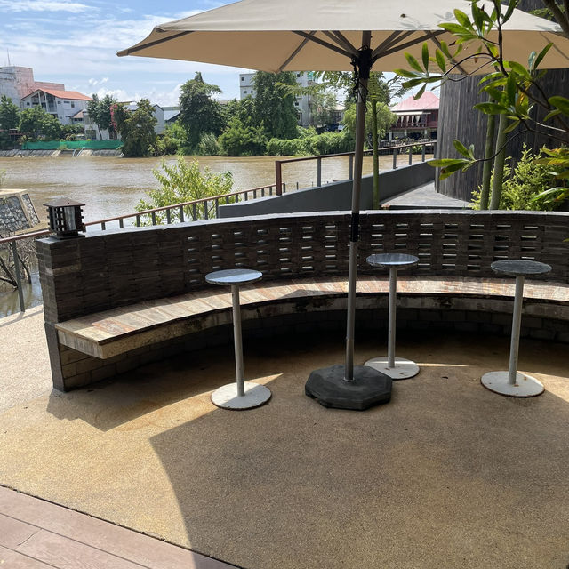 Tewa Cafe อยุธยา: จิบกาแฟในบรรยากาศวัดเก่า