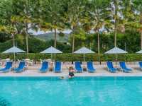 ที่พักภูเก็ต โทนขาว-ฟ้า ใจกลางเมือง