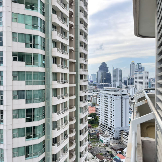 พักผ่อนในงบเบาๆ ที่ JC Kevin Sathorn Bangkok