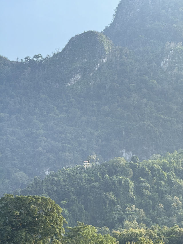 ที่พักบ้านหนองเขียว | สปป.ลาว 🏡⛰️💤🛌