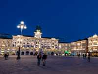 Unity of Italy Square의 야경..