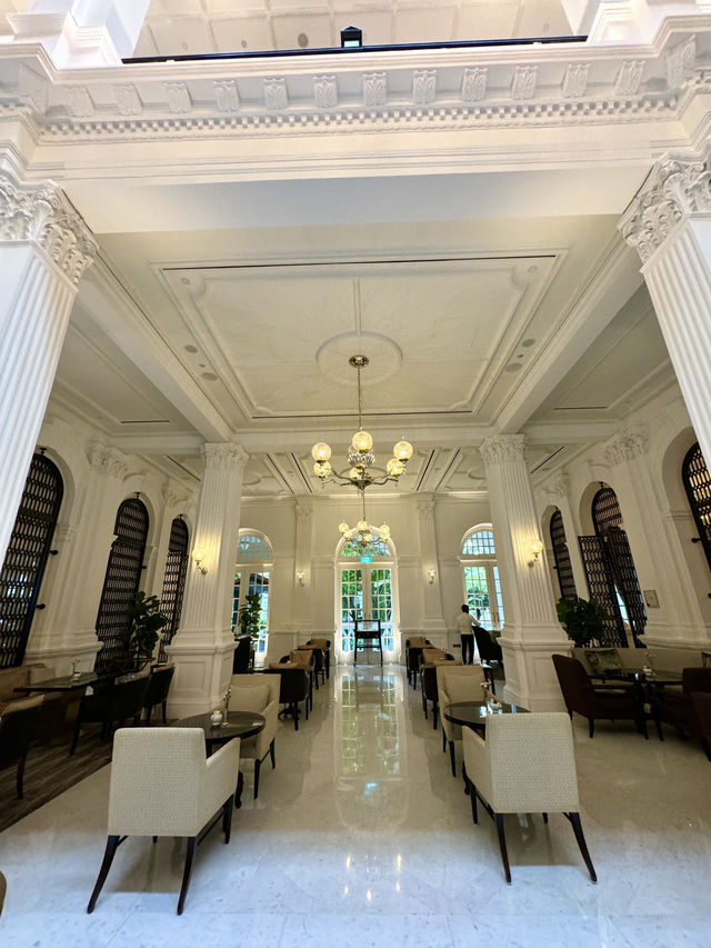 シンガポール　シンガポール観光　Raffles Singaporeは白亜のホテル！