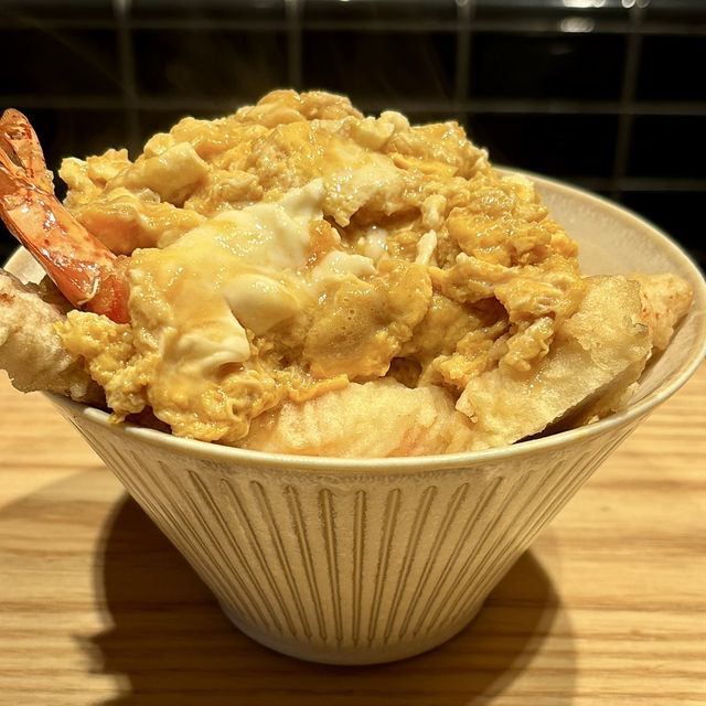 【京都・祇園】目の前で仕上げる海老天とじ丼「京都天ぷら 天のめし 祇園本店」