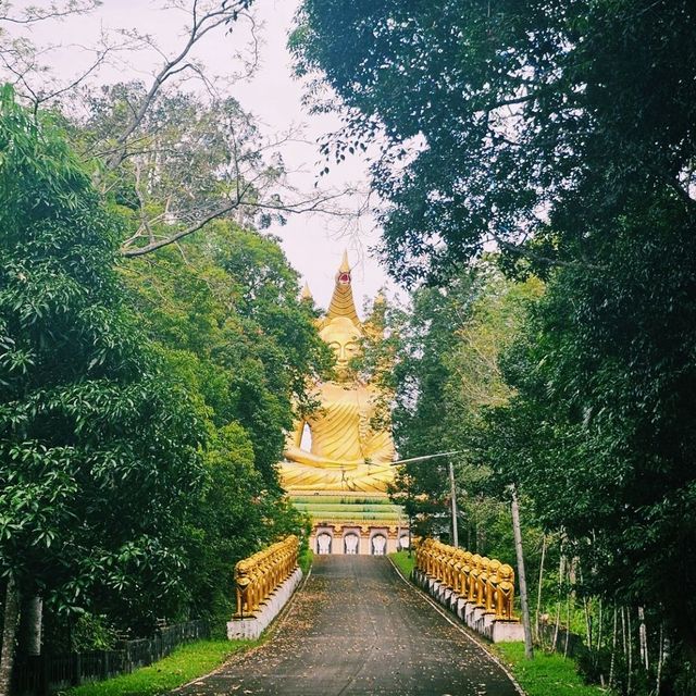 วัดสวย  ในหุบเขา จ.พังงา