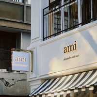 今話題の"Le Café AMI"