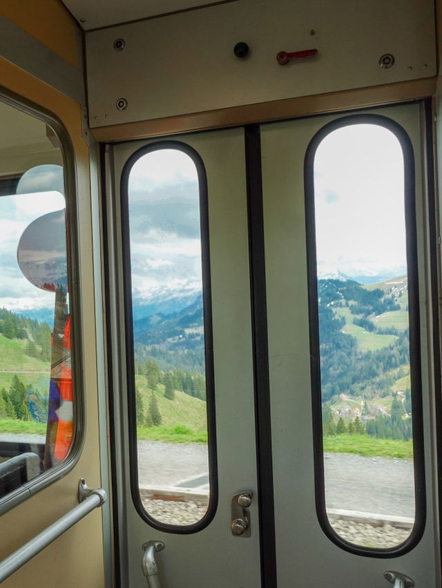 🇨🇭搭齒軌列車到山頂🏞️🏔️