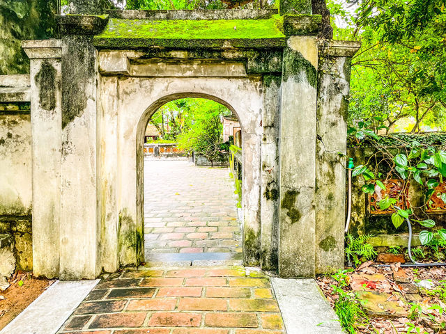 Temple of Emperor Đinh Tiên Hoàng..닌빈