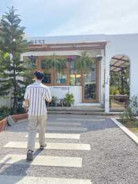 Re-Rest คาเฟ่ปราณบุรีที่เหมือนได้กดปุ่มรีเฟรชชีวิต