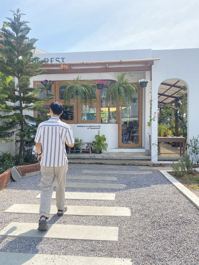 Re-Rest คาเฟ่ปราณบุรีที่เหมือนได้กดปุ่มรีเฟรชชีวิต