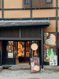 ☕️日本越後湯澤站正對面好吃蛋糕卷温泉咖啡店🤎