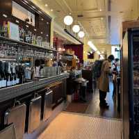 ☾︎東京☽︎ クラシックレストラン隣接のパン屋さん