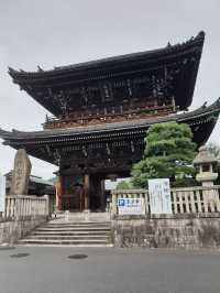 京都清涼寺參訪體驗：嵐山的寧靜角落，感受千年佛寺的禪意