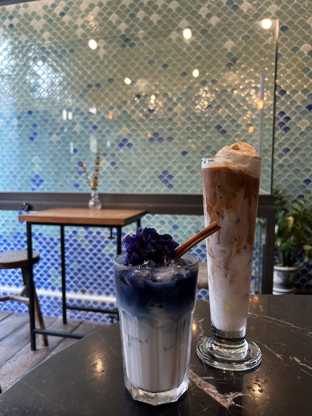 美容に良いバタフライピーが飲める🦋ブルーホェールカフェ🇹🇭バンコク