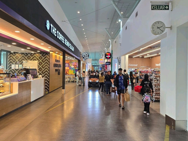 ท่าอากาศยานกัวลาลัมเปอร์  terminal 2 /  KLIA2 