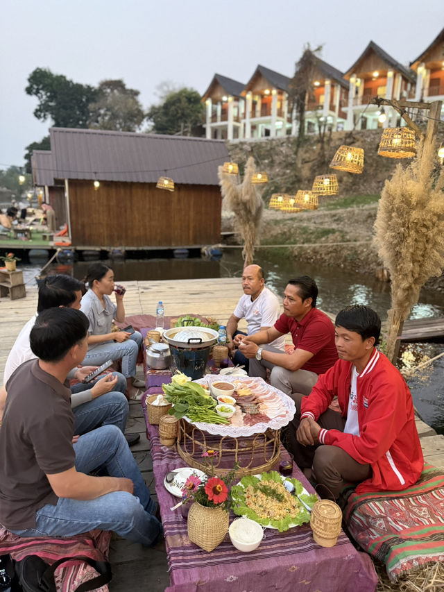 เมืองเฟือง…เรื่องของความสุข 🏡🏔🇱🇦