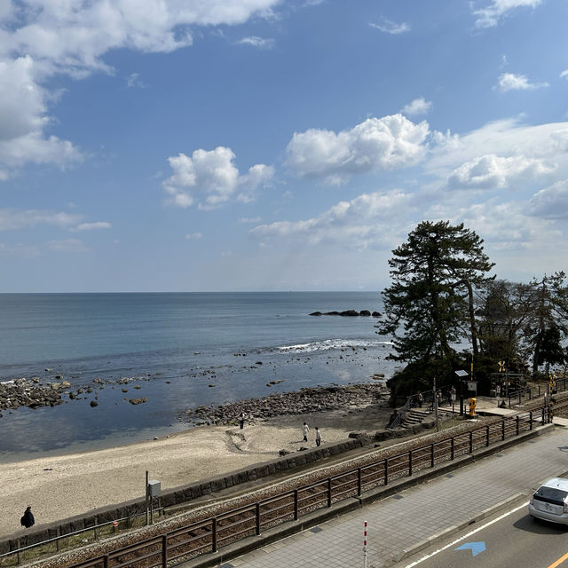 【義経岩】伝説が息づく神秘の岩