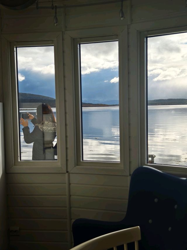 A Wild Norwegian Lighthouse: The Perfect Haven for Northern Lights Viewing