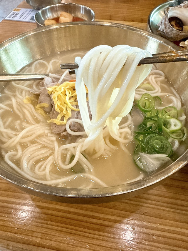 【済州島】済州国際空港から歩いて行ける郷土料理の名店✨