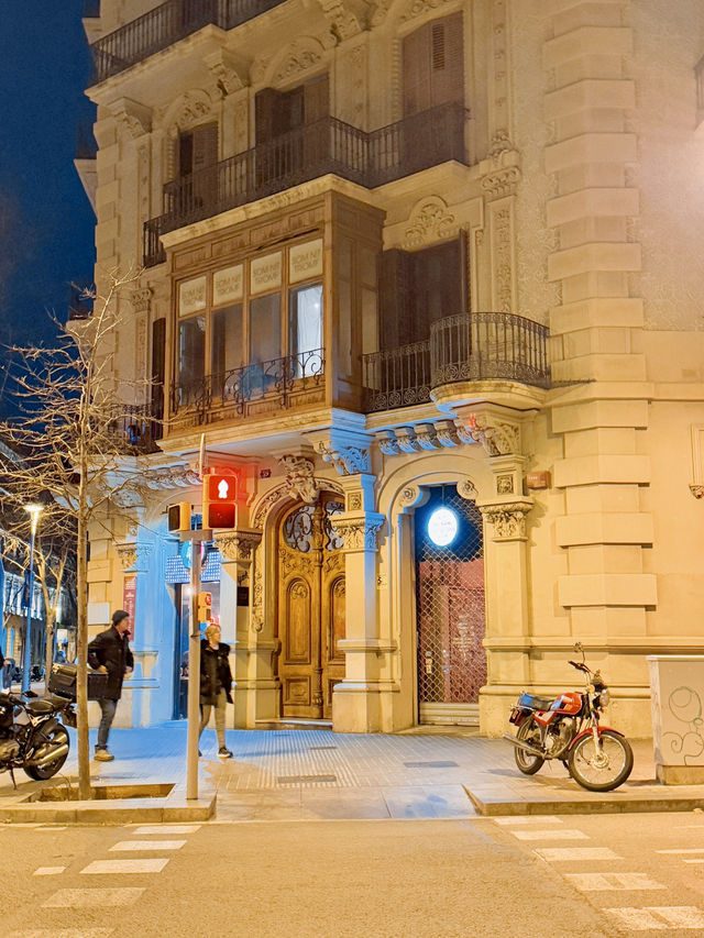 바르셀로나 개선문 밤에 봐도 예쁜 곳🇪🇸