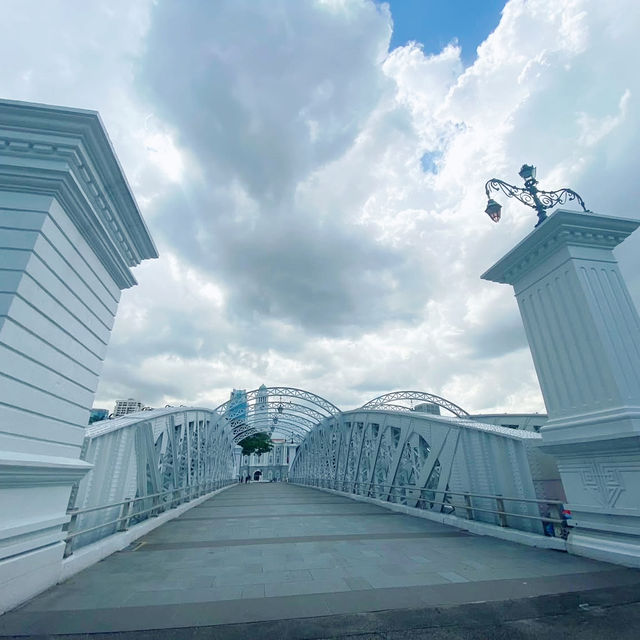 Timeless Elegance Over the Singapore River 🇸🇬