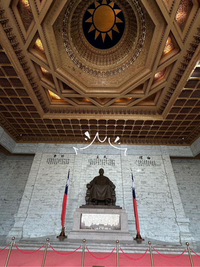 🔎 จุดเช็คอินในไทเป @หอรำลึกเจียงไคเช็ค 🏛️ 🌳✨
