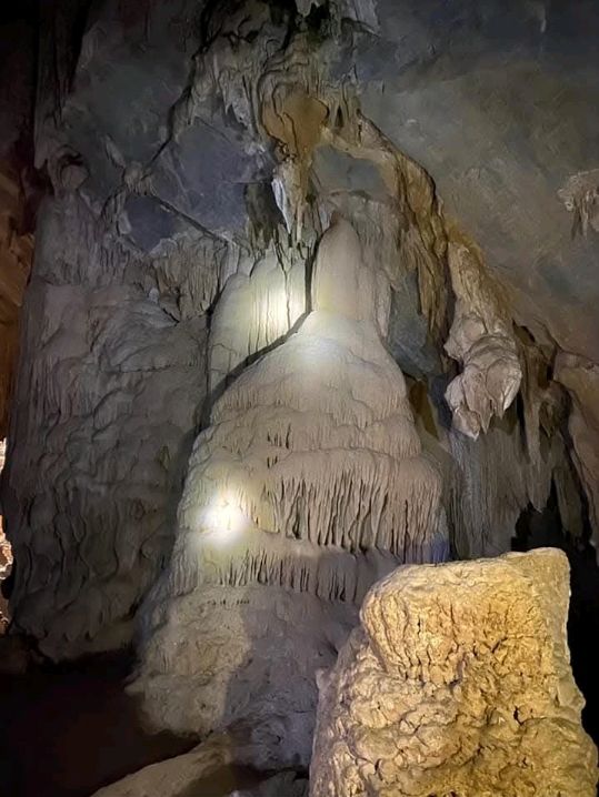ถ้ำแม่อุสุ อุทยานแห่งชาติแม่เมย