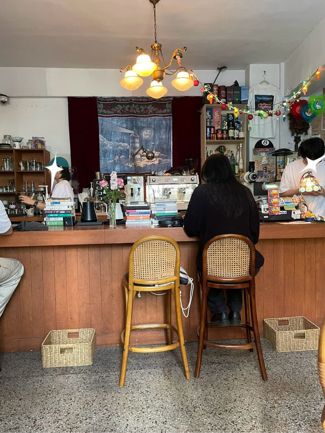 낭만 가득한 공간 속 마시는 한잔의 커피, 대구 코러스