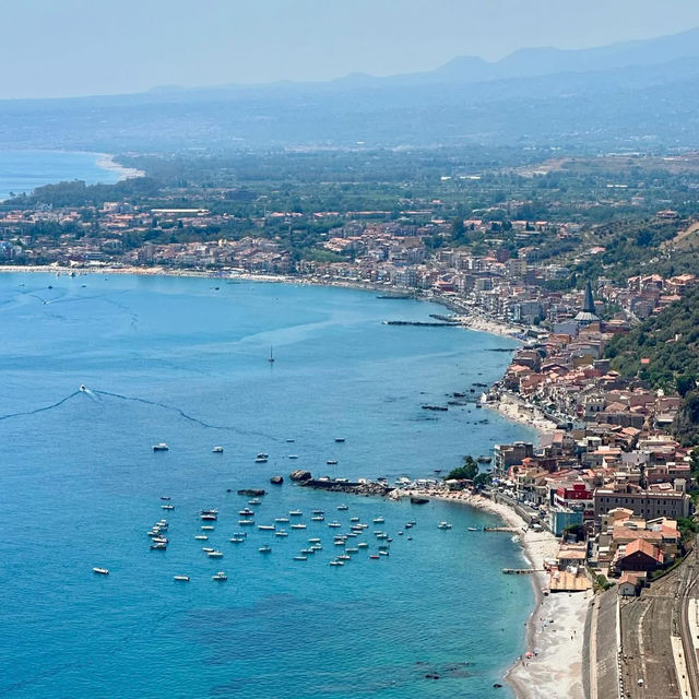🌊✨ Isola Bella: A Spring Paradise in Taormina’s Embrace! 🌿🏝️