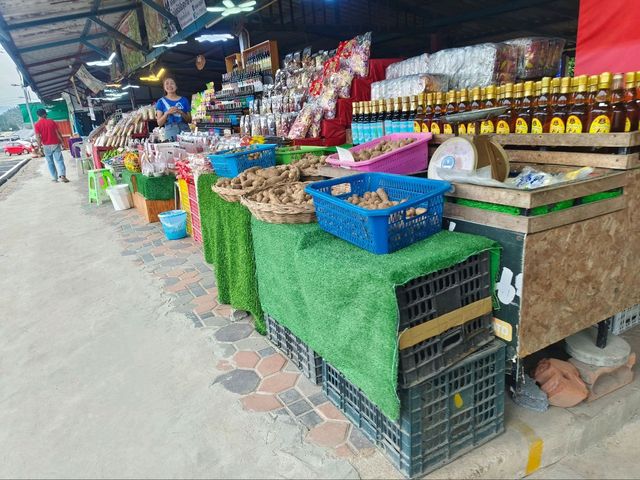 ตลาดไทยสามัคคี วังน้ำเขียว