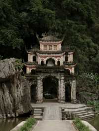 Vietnam – A Captivating Tapestry of Culture, Nature, and Flavor